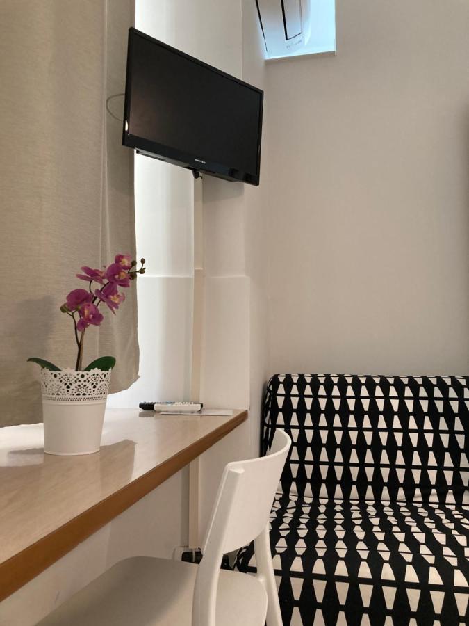 La Casa Di Flo Hotel Наполи Екстериор снимка