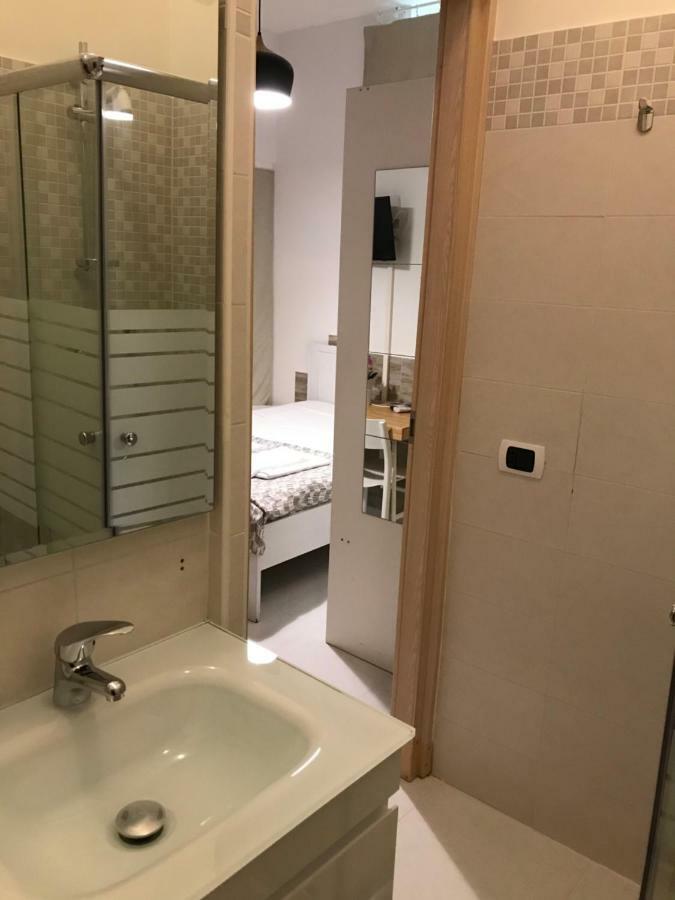 La Casa Di Flo Hotel Наполи Екстериор снимка