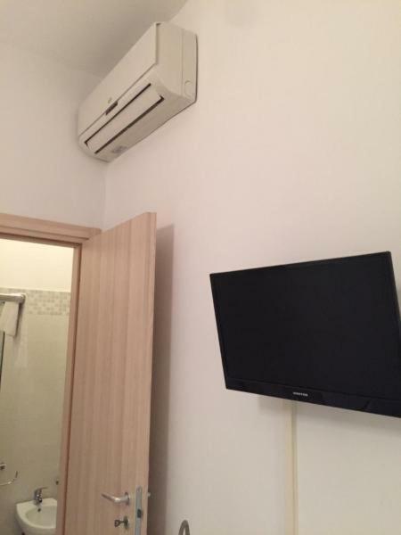 La Casa Di Flo Hotel Наполи Екстериор снимка